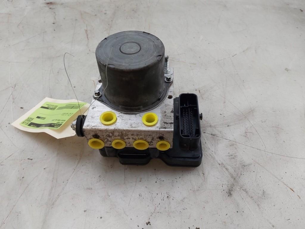 ABS POMP Skoda Fabia III Combi (NJ5) (01-2014/12-2022), Robert Bosch AG, Gebruikt, Skoda, Robert-Bosch-Allee 1
74232  Abstatt, DE