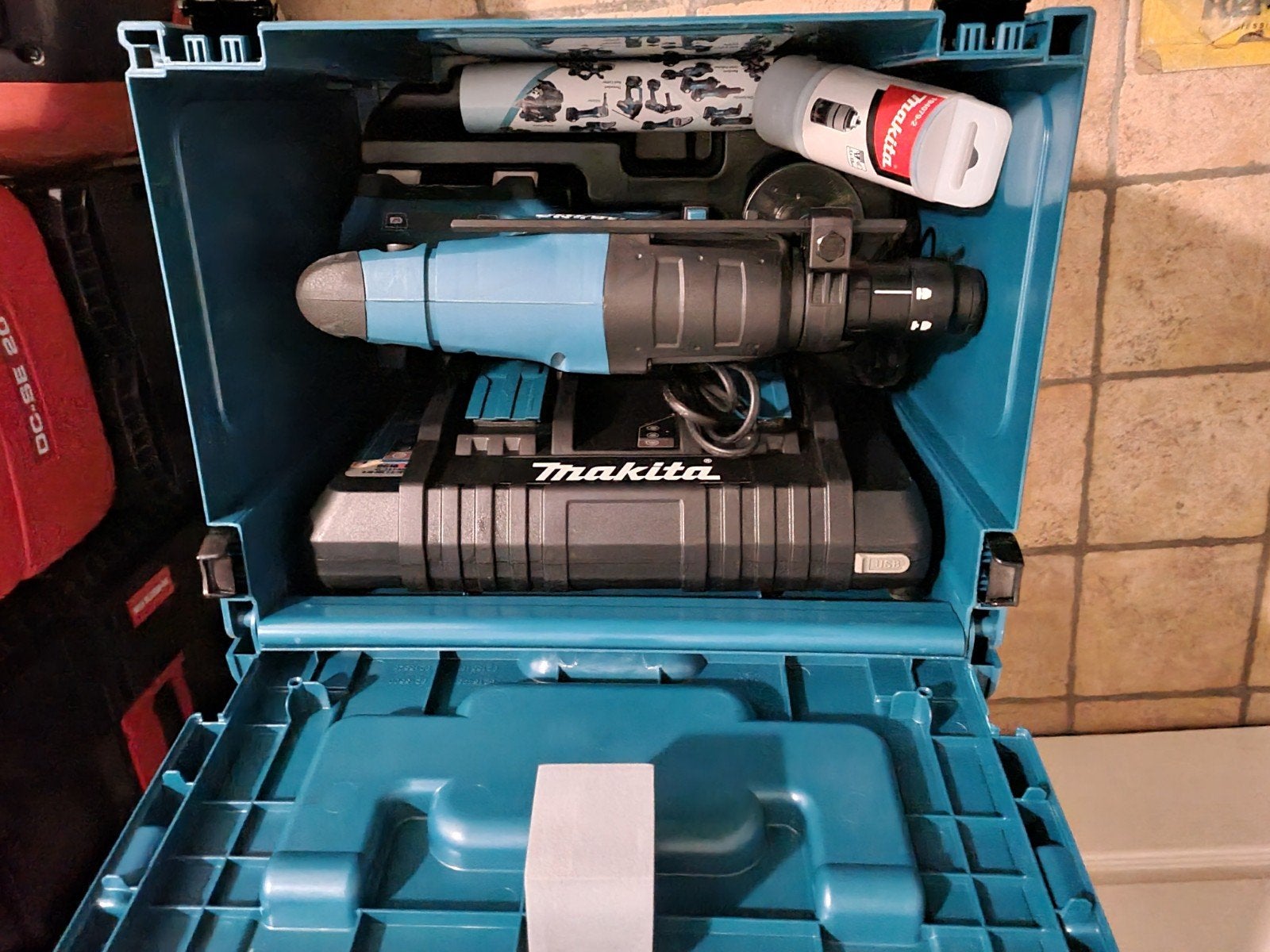 Makita 36V Jackhammer + 2X batterij + oplader, Ophalen, Nieuw, 600 watt of meer, Boor- en/of Breekhamer