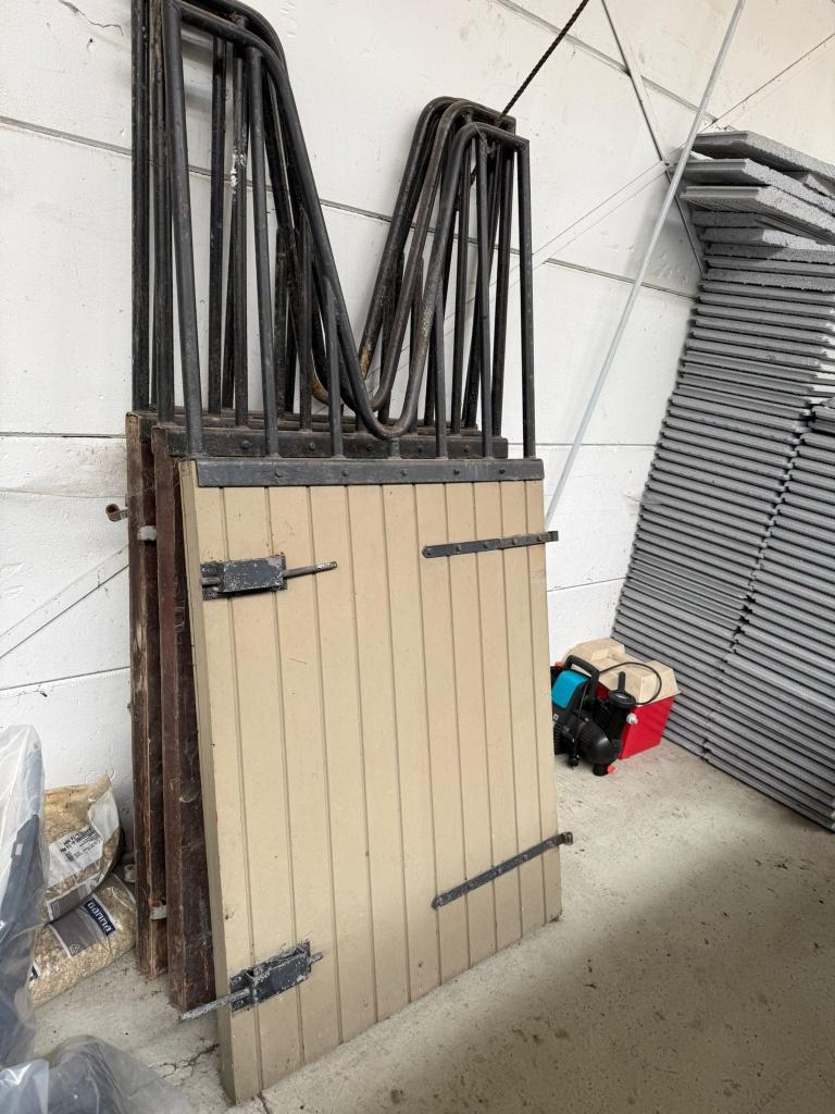Portes stables, Animaux & Accessoires, Box & Pâturages, Mise à l'étable, 2 ou 3 chevaux ou poneys