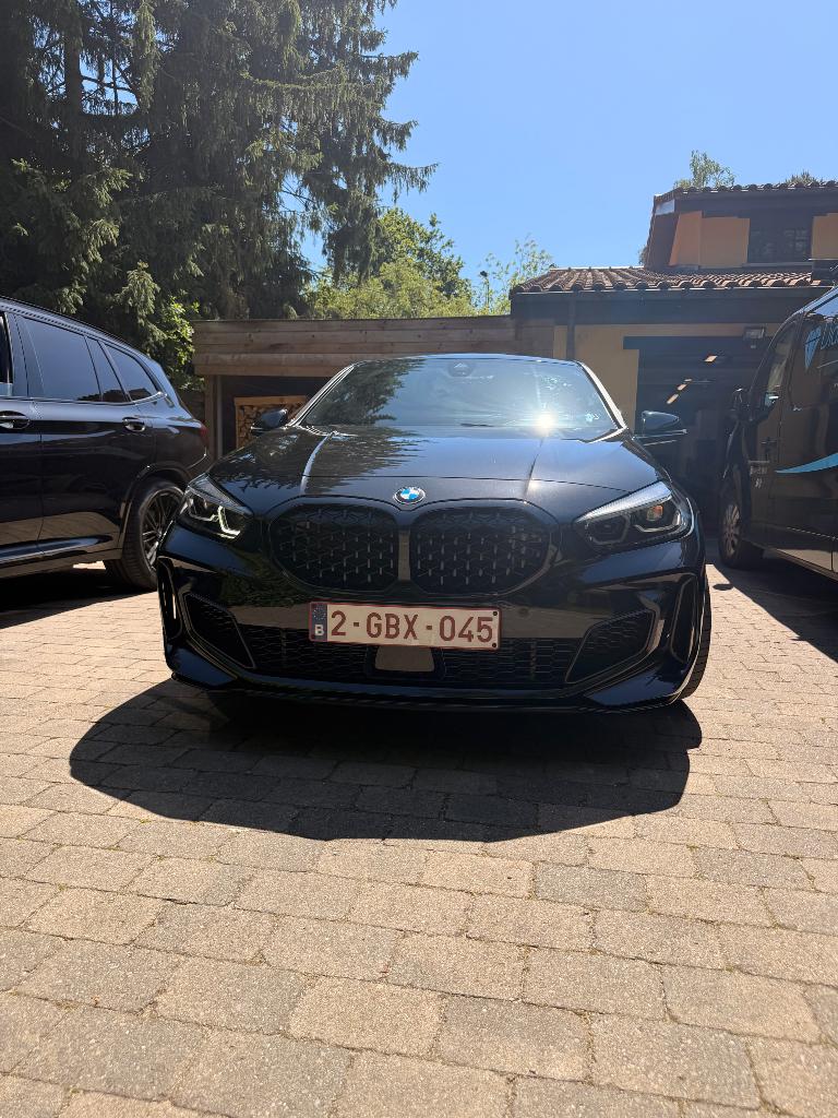 Bmw M135i X drive M sportpakket Nieuwstaat!!, Autos, Achat, Alcantara, Bleu, Automatique