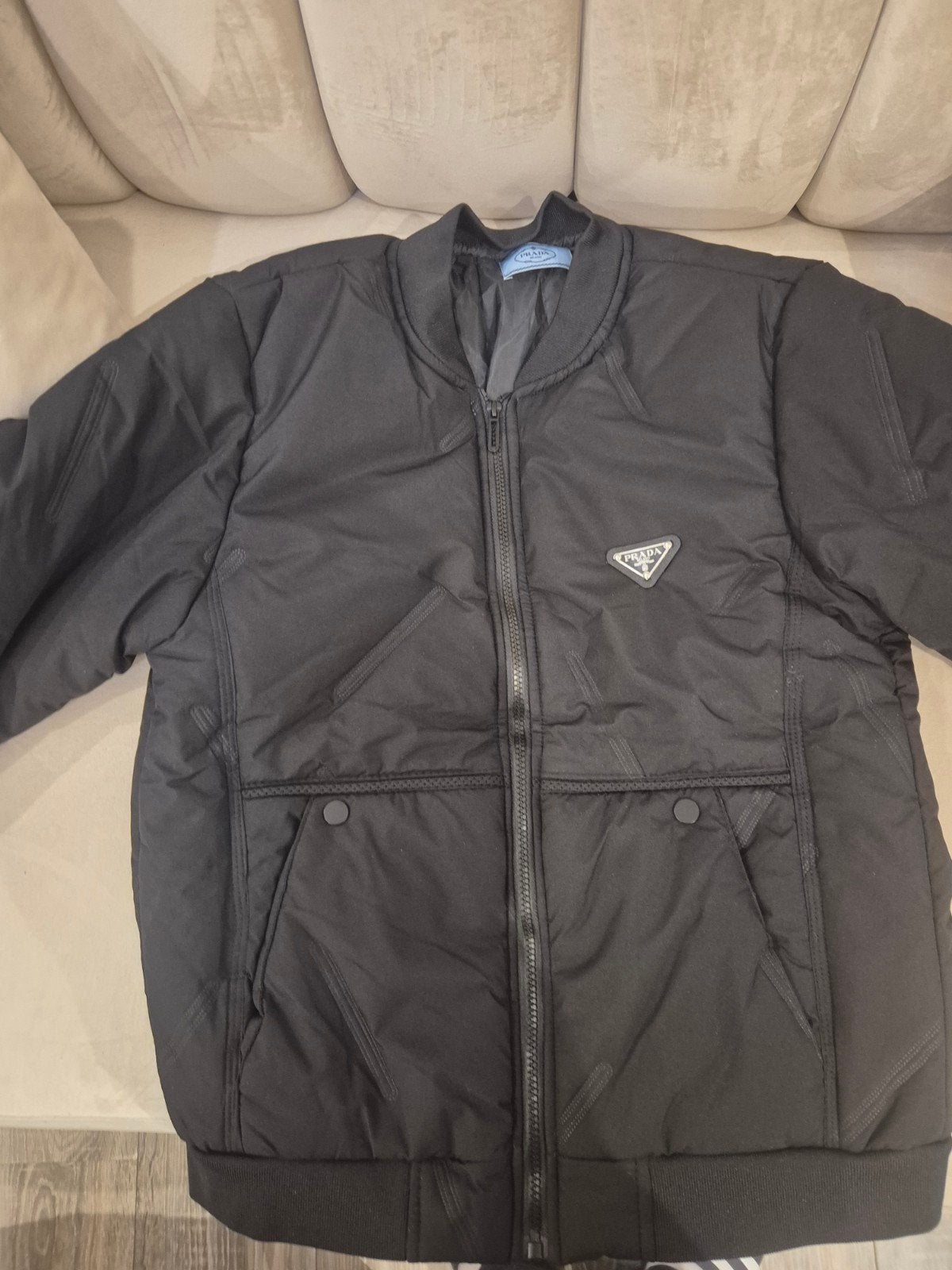 veste neuf, Enlèvement