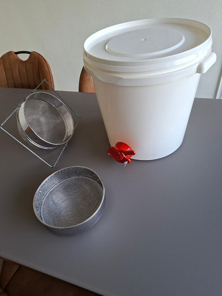 honingemmer en zeef, Dieren en Toebehoren, Insecten en Spinnen, Bijen