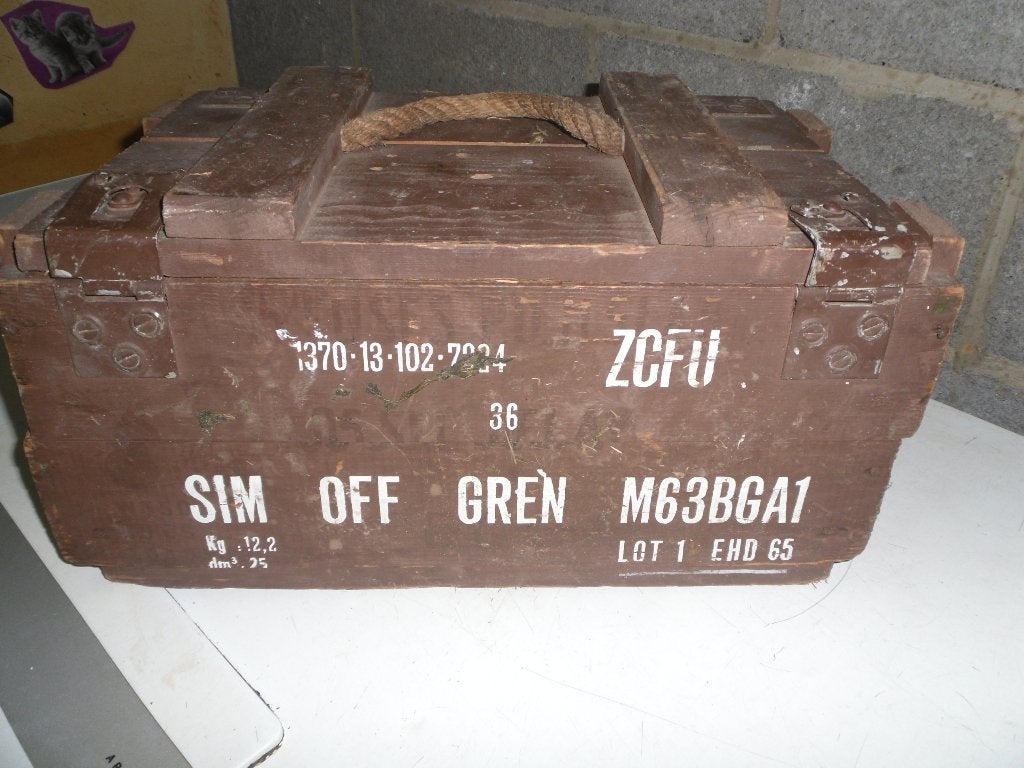 caisse militaire en bois 43 cm x 25 cm h 20cm, Collections, Objets militaires | Général, Armée de terre, Enlèvement ou Envoi