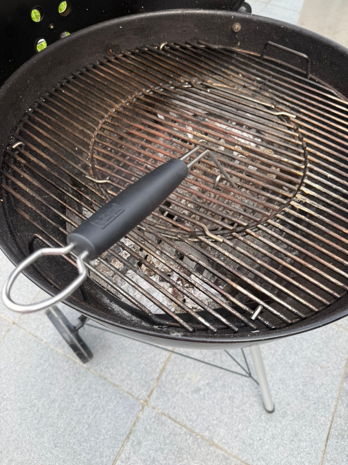 BARBECUE À CHARBON ORIGINAL KETTLE PREMIUM Ø 57 CM, Enlèvement, Utilisé, Avec accessoires