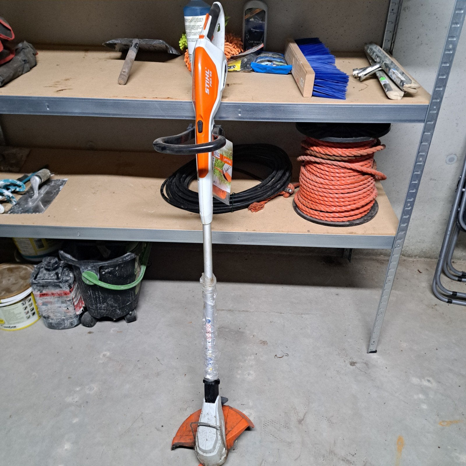 stihl accu maaier, Ophalen, Zo goed als nieuw, Accu