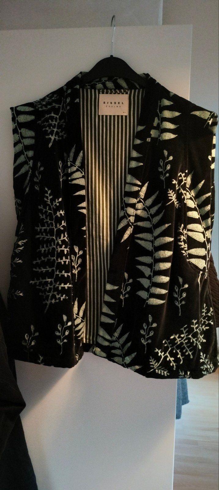 prachtige vest zonder mouwen, Maat 38/40 (M), Meerkleurig, Zo goed als nieuw, Jasje