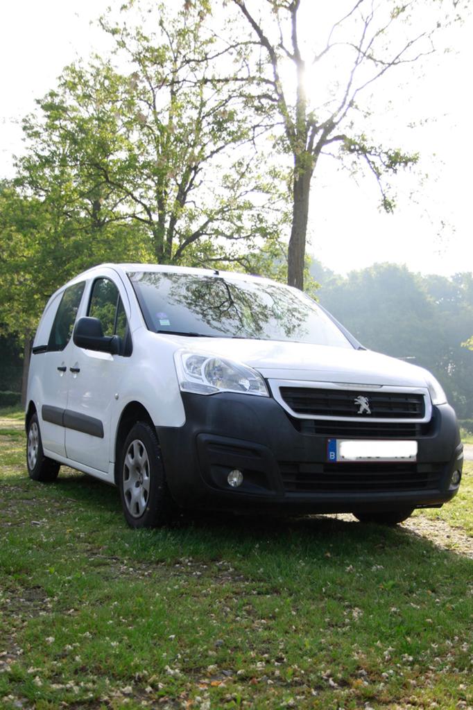 Peugeot Partner, Auto's, Peugeot, Voorwielaandrijving, Wit, Handgeschakeld, Grijs