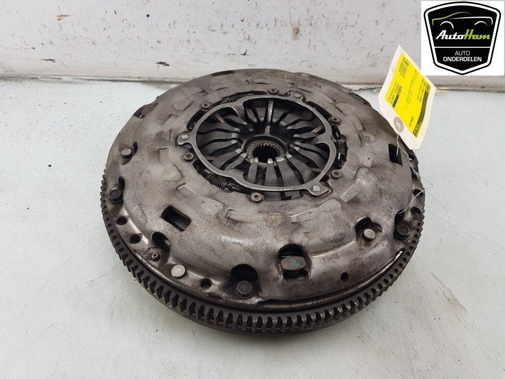 VOLANT MOTEUR BI-MASSE Skoda Octavia Combi (5EAC), Autos : Pièces & Accessoires, Utilisé, Skoda