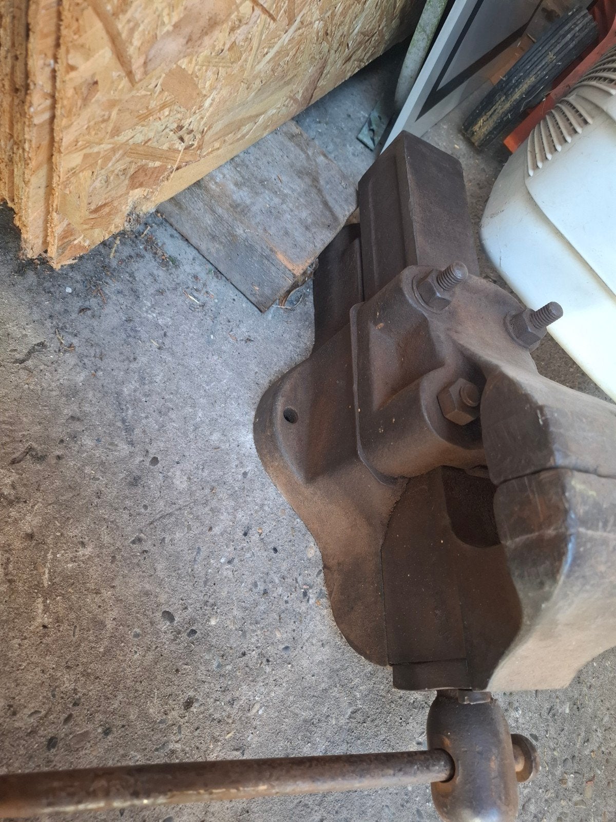 Zware bankschroef 150mm, Ophalen