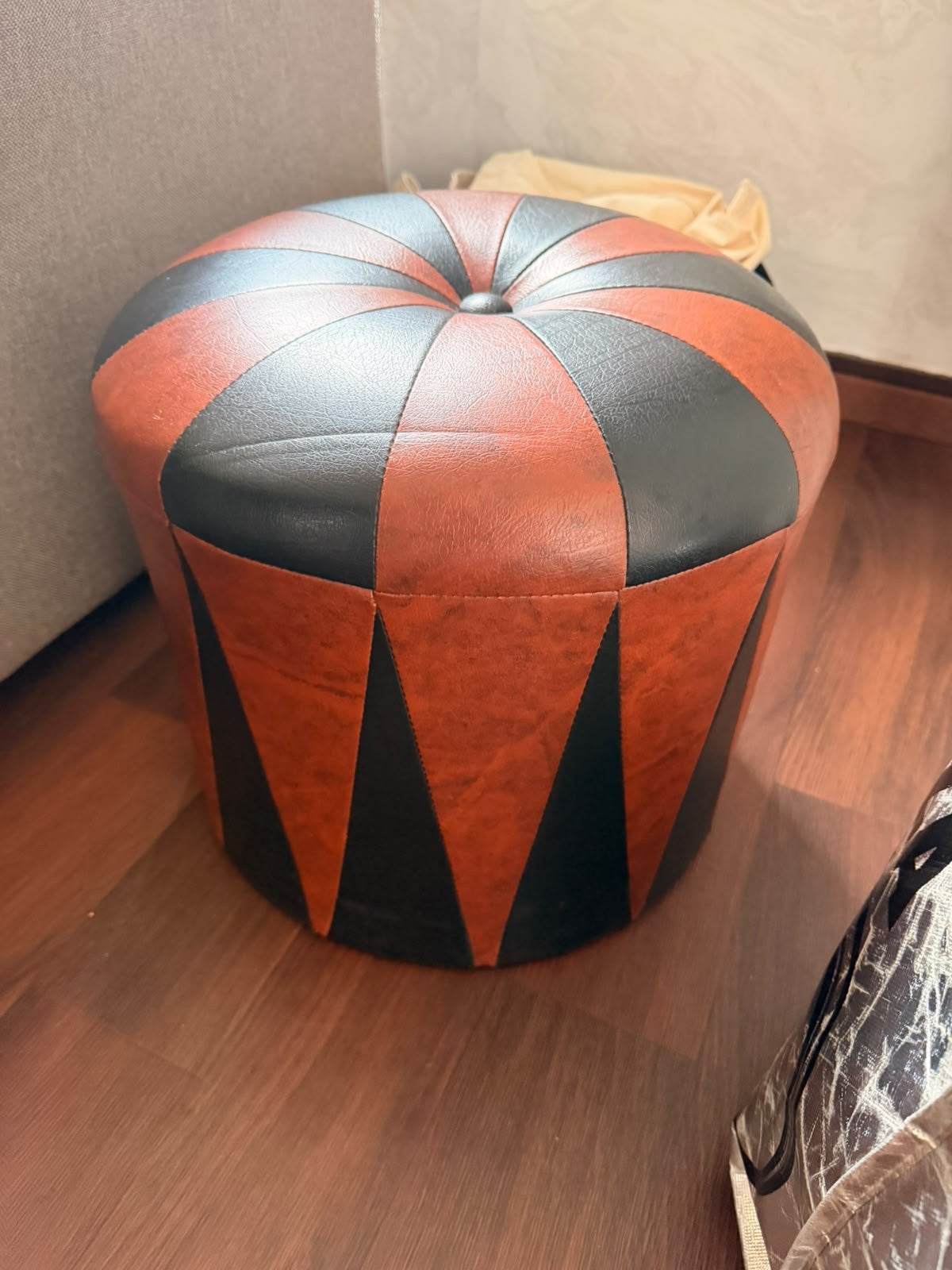 Retro Hocker/Voetenbankje Cognac & Zwart Mid-Century, Ophalen, Zo goed als nieuw, Leer
