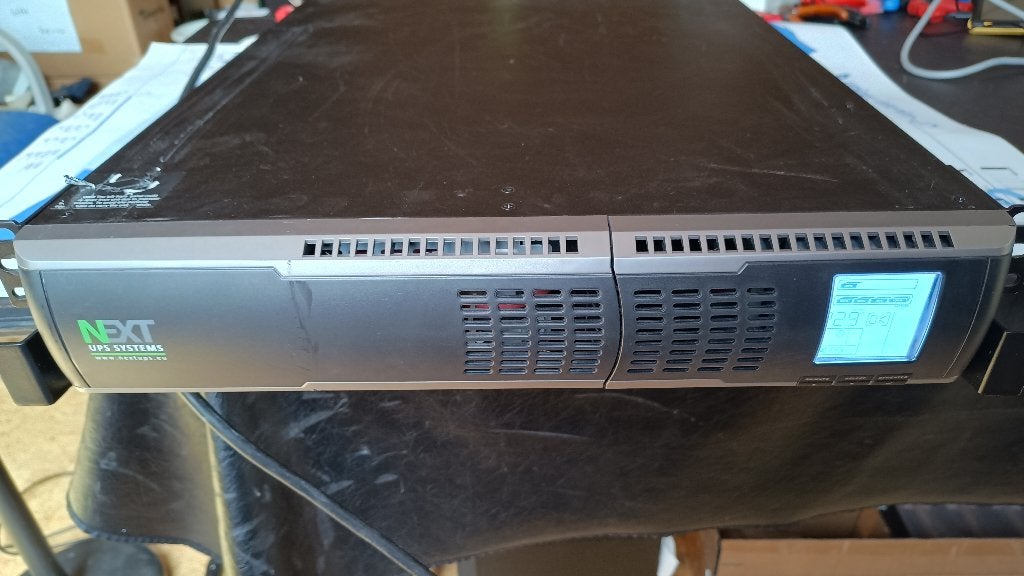 UPS NEXT LOGIX RT2U 3000/2700W-new bat-doubl conv, Computers en Software, Verzenden, Gebruikt