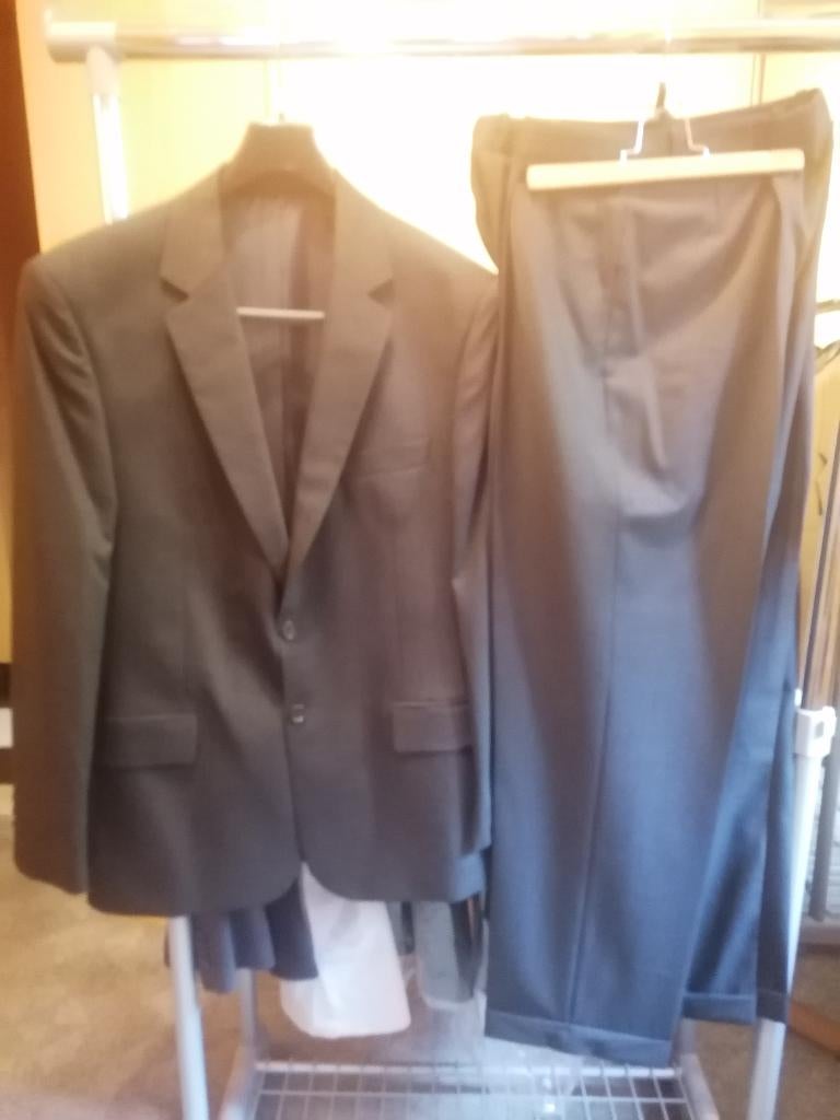 Nieuw donkergrijs pak van puur wol., Ophalen, Nieuw, Maat 52/54 (L), Grijs