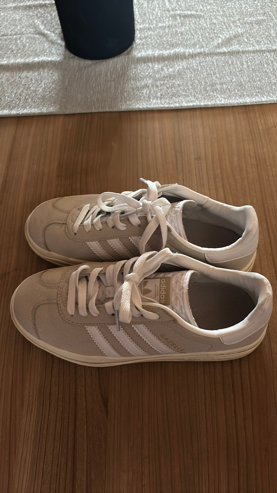 Adidas schoen voor 15€!!  maat 39-40, Vêtements | Femmes, Enlèvement ou Envoi, Comme neuf, Gris, Sneakers et Baskets