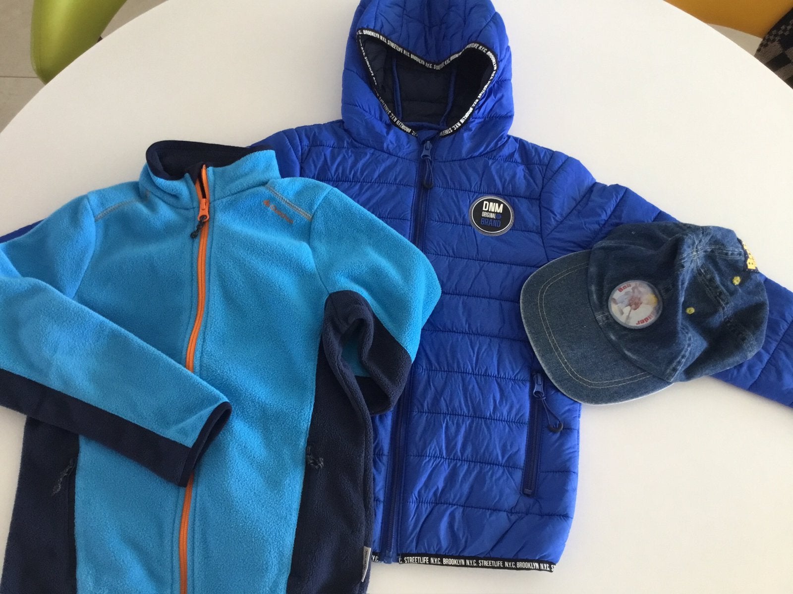 Jongensjasje , fleecetrui en jeanspetje, Kinderen en Baby's, Kinderkleding | Kinder-kledingpakketten, Ophalen, Zo goed als nieuw