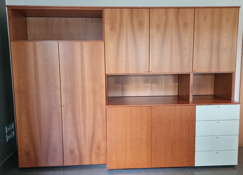 Wandkast in kersfineer, Ophalen, 250 tot 300 cm, Met lade(s), Zo goed als nieuw