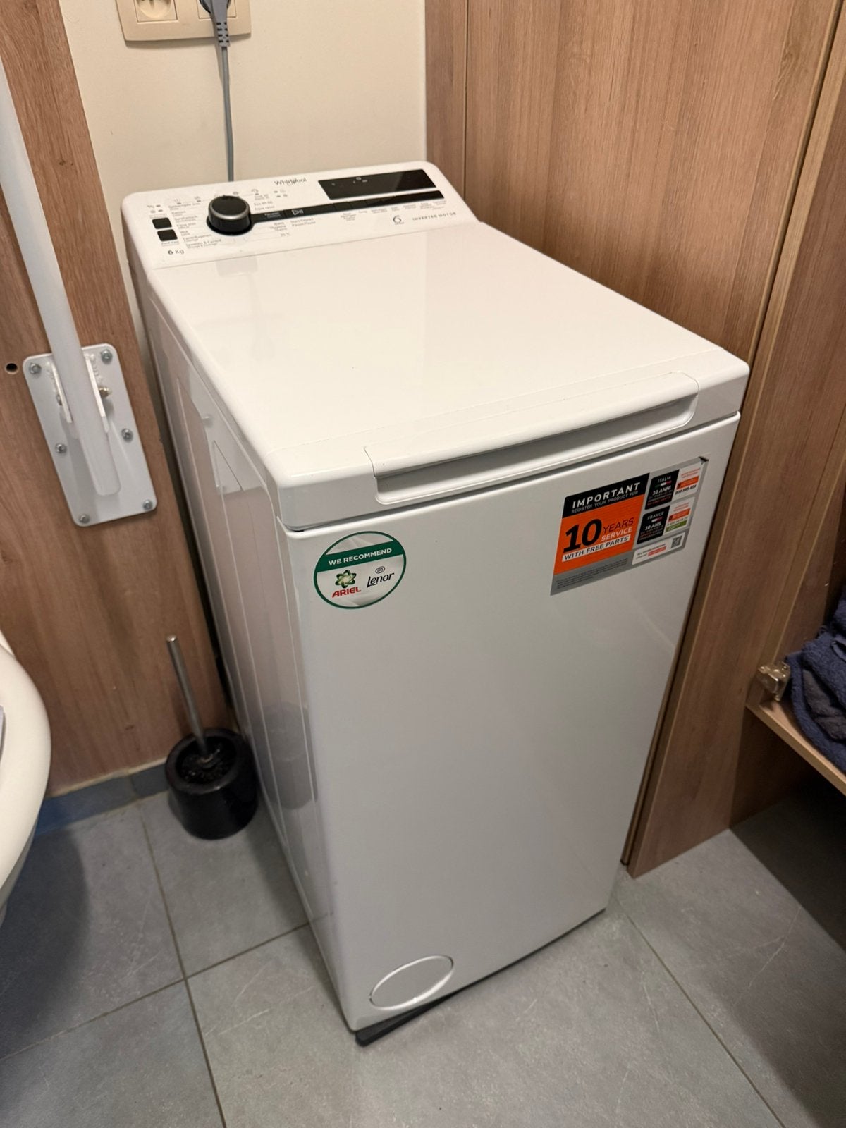 Whirlpool wasmachine, ideaal voor smalle ruimtes!, Elektronische apparatuur, Wasmachines, Ophalen, Zo goed als nieuw