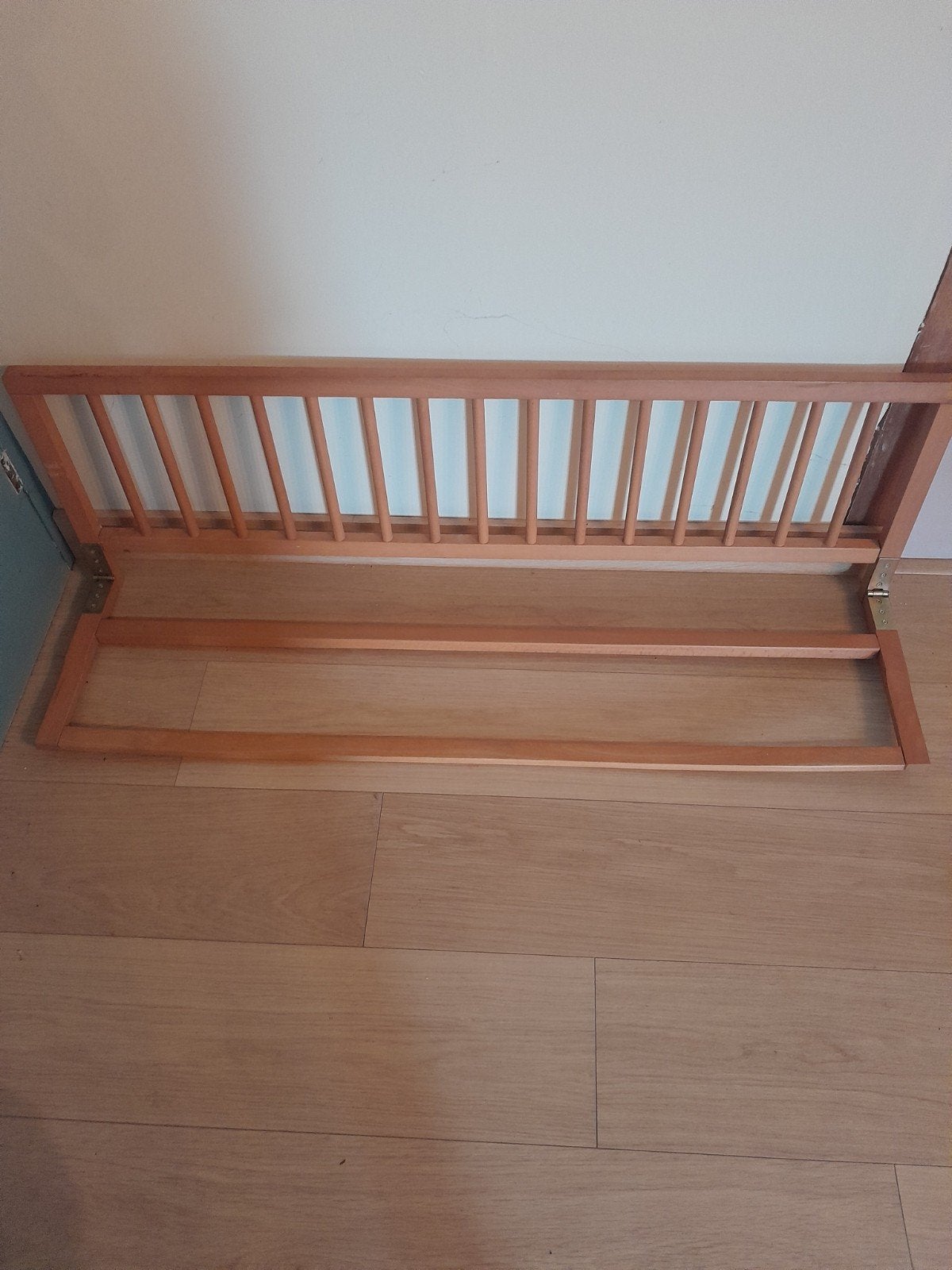 houten inklapbaar bedhekje, Ophalen