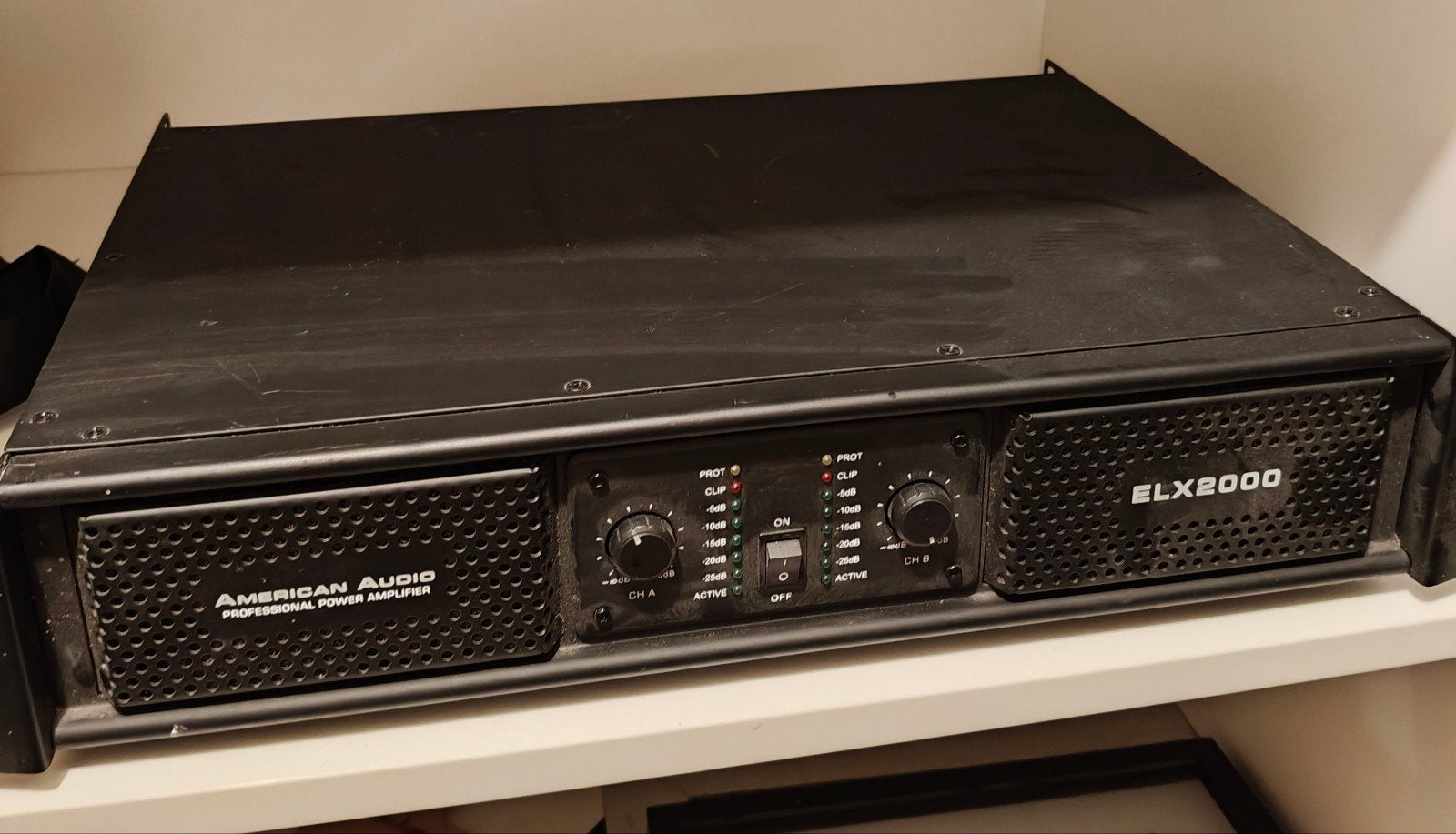 American Audio ELX2000 Professional Power Amplifier, Enlèvement ou Envoi, Utilisé, Moins de 500 watts, Autres types