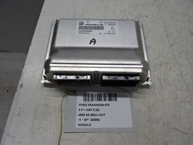 UNITE ELECTRONIQUE Porsche Panamera (970) (9706182732), Porsche Deutschland GmbH, Porscheplatz 1
70435  Stuttgart, DE, Porsche