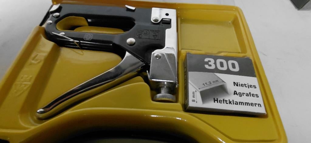 hand nietmachine voor nieten van 8mm hoog en 11,3mm breed, Ophalen of Verzenden