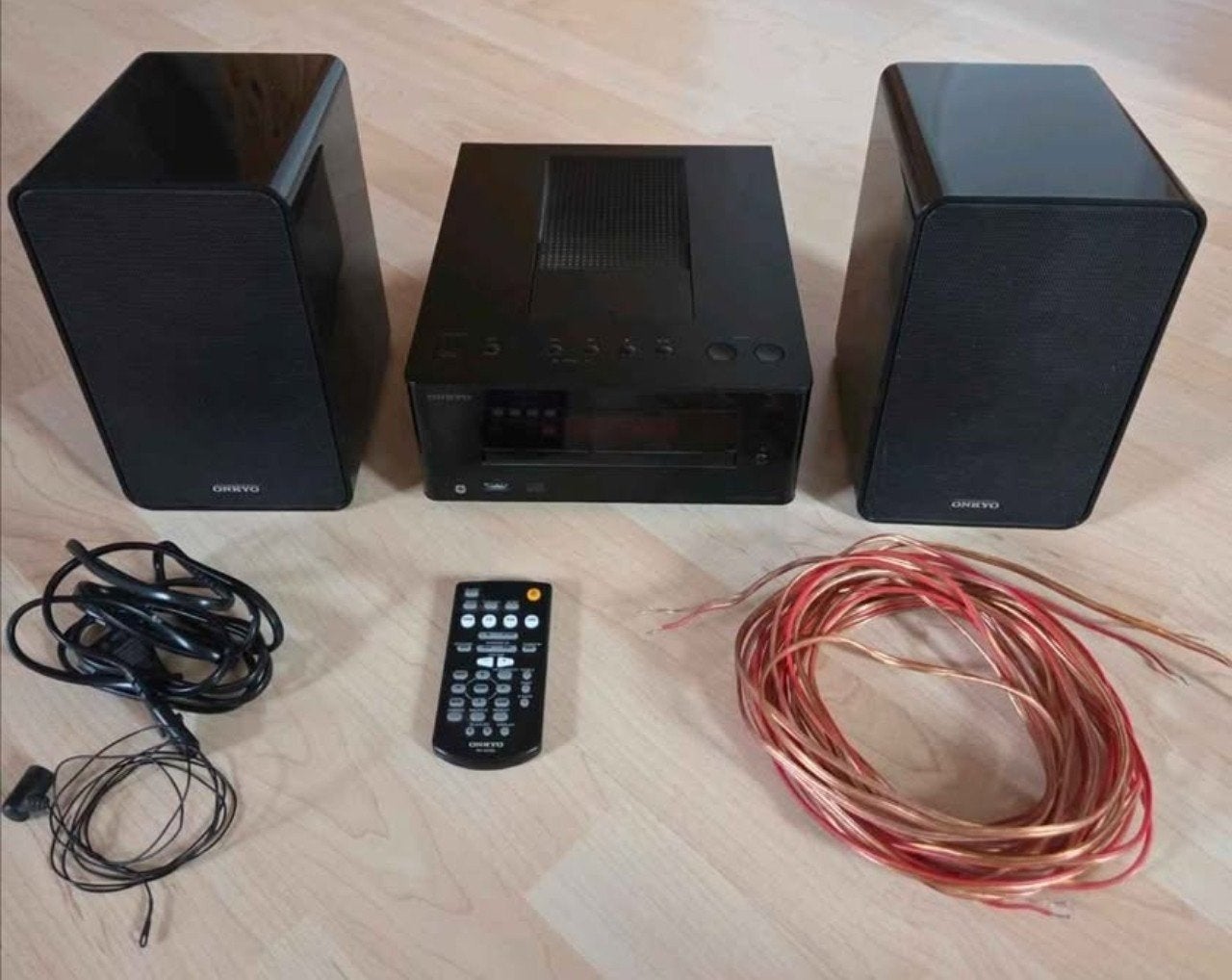 Onkyo cs-245 hifi-microfoon 
: FM/CD/USB/AUX IN +2 LUIDSPREK, Audio, Tv en Foto, Stereoketens, Zo goed als nieuw, Cd-speler, Tuner of Radio