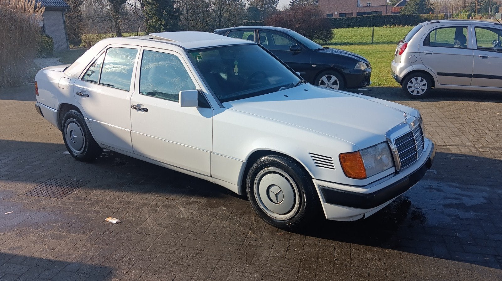 À vendre : Mercedes w124 E300 Turbo Diese automaat, Autos, Achat, 300 cm³, 4 portes, Bleu