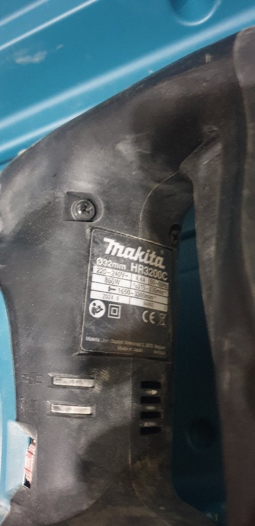 Makita hr 3200c boorhamer, 600 watts ou plus, Marteau perforateur et/ou Marteau piqueur, Comme neuf, Enlèvement