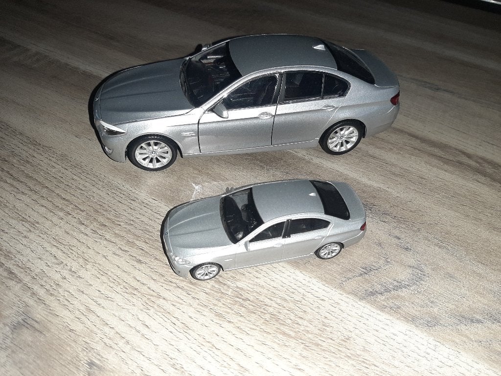 2x Welly BMW 535i F10 (nearly mint), Enlèvement ou Envoi, Utilisé, Voiture