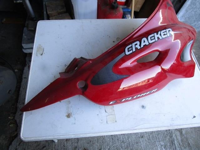Capot latéral droit utilisé scoot Generic Cracker 50cc rouge, Vélos & Vélomoteurs, Pièces de cyclomoteur | Scooters, Enlèvement ou Envoi