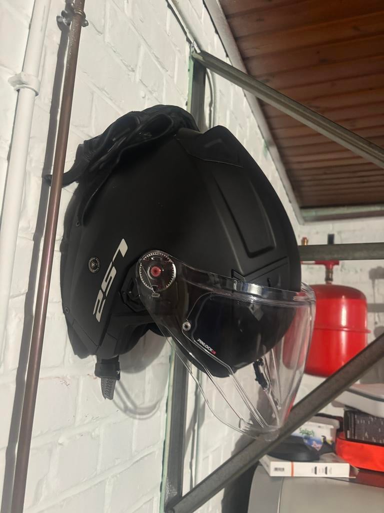 Casque ls2, Enlèvement