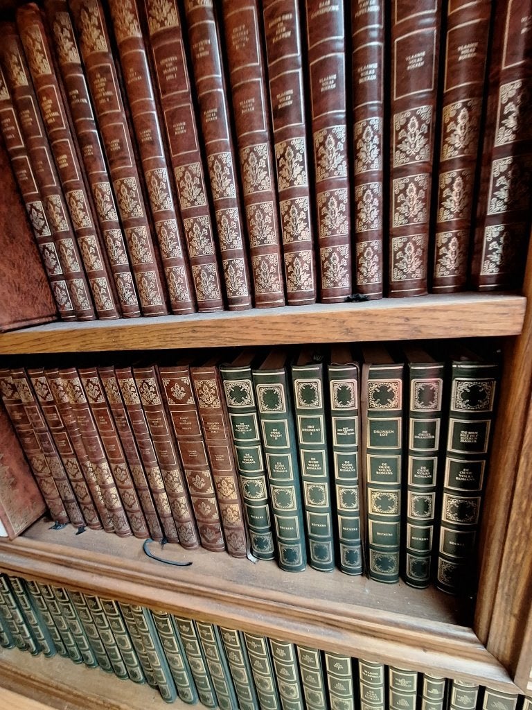 Kast met boeken ( sprookjes, verhalen) in luxe kaft, Ophalen, Nieuw