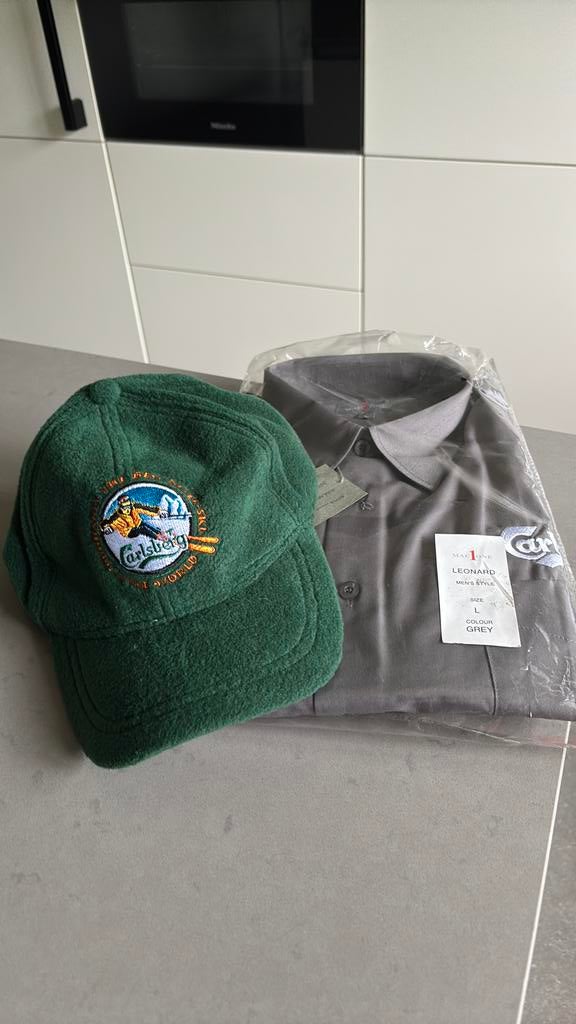 Bonnet et chemise Carlsberg, Enlèvement ou Envoi, Comme neuf