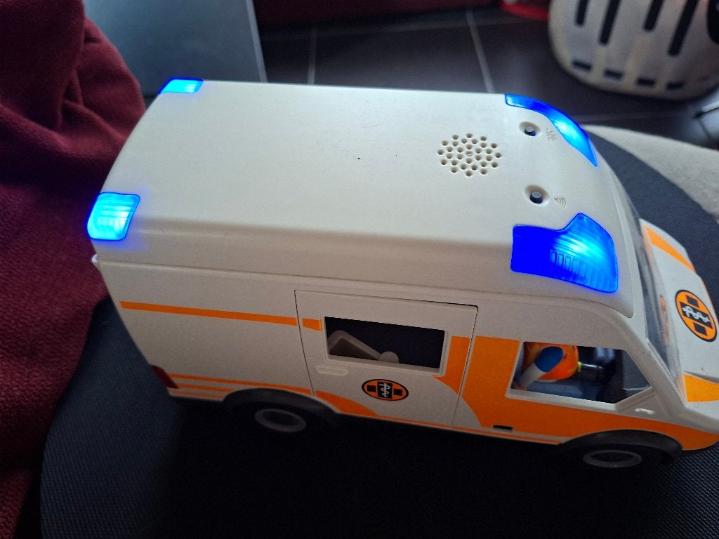 Ziekenwagen playmobil, Utilisé, Véhicule, City life, Kit complet
