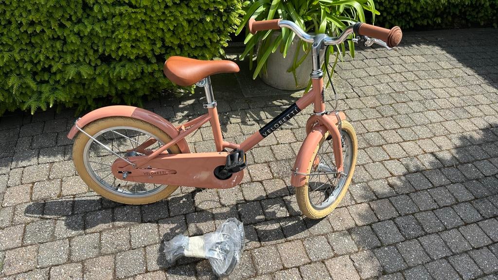 Veloretti 16” banden, Ophalen, Zo goed als nieuw, Zijwieltjes