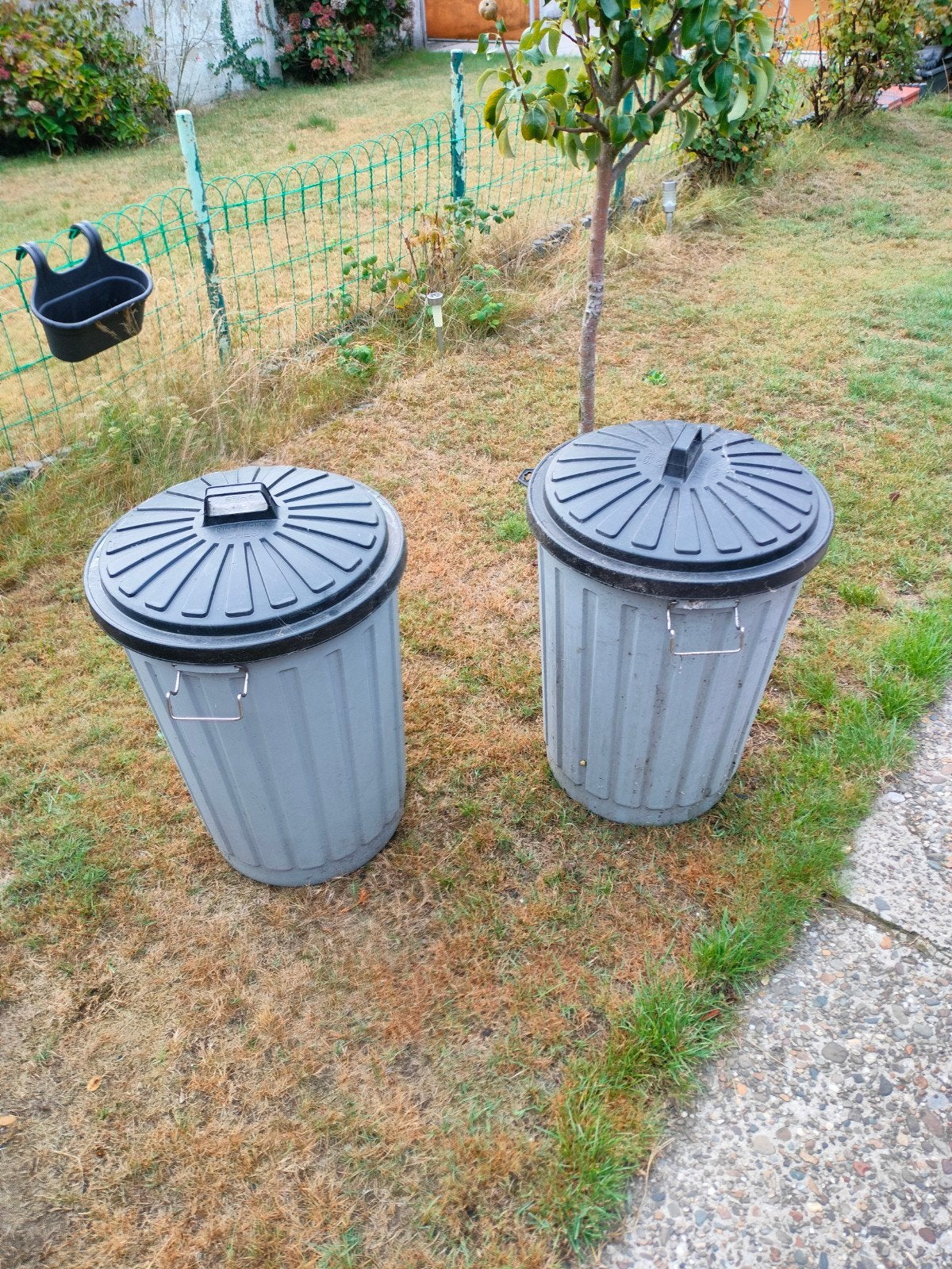 2 vuilbakken te koop., Huis en Inrichting, Woonaccessoires | Prullenbakken, Ophalen