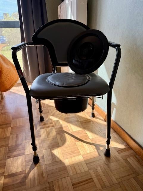 Chaise de toilette confortable, réglable en hauteur, Divers, Enlèvement, Comme neuf