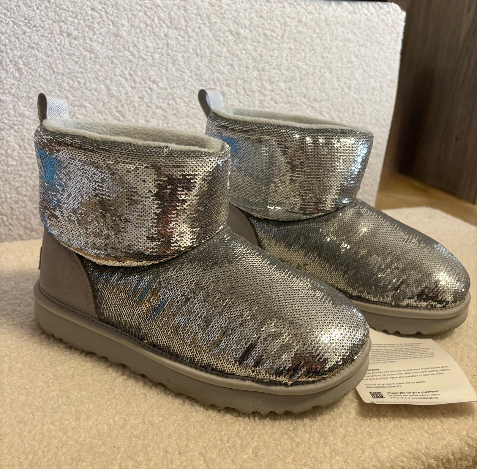 UGG Classic Mini Mirror Ball T38 – Comme neuves + boîte, Overige kleuren, Lage of Enkellaarzen, Ophalen of Verzenden, Zo goed als nieuw