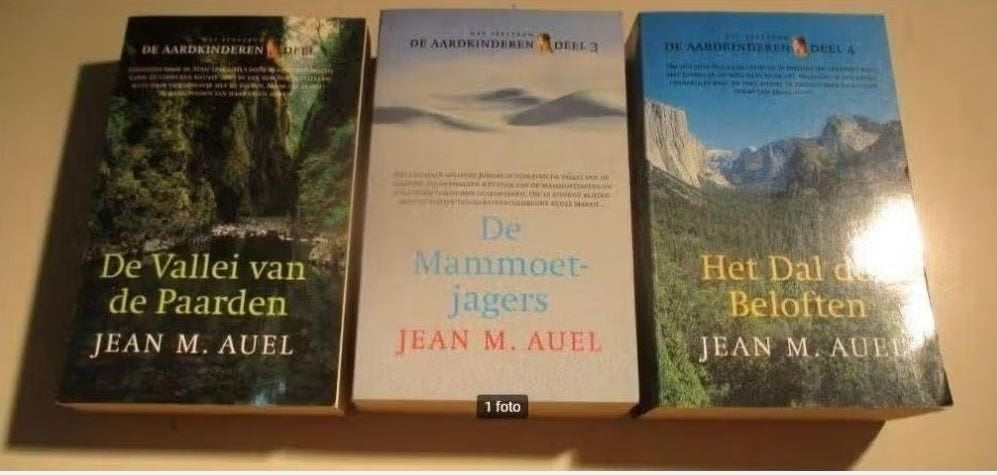 3 prima Fantasy Boeken - de aardkinderen - jean m auel, Ophalen of Verzenden, Zo goed als nieuw
