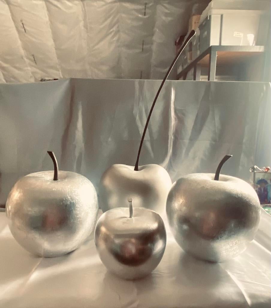 Décoration de 4 pommes géantes argentées, Enlèvement, Comme neuf