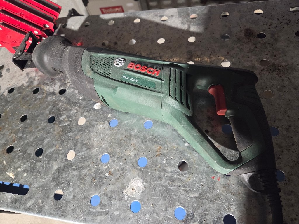 Bosch reciprozaag te huur, Tuin en Terras, Hand-tuingereedschap, Ophalen, Zo goed als nieuw, Overige soorten, Bosch
