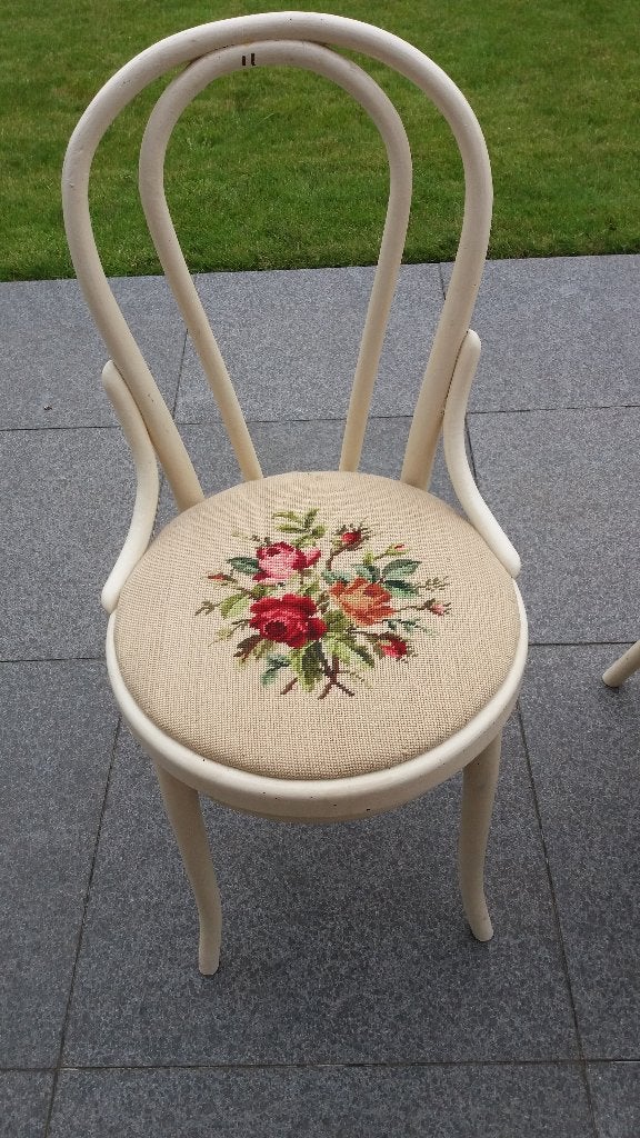3 ANTIEKE STOELEN MET HANDWERK, Ophalen