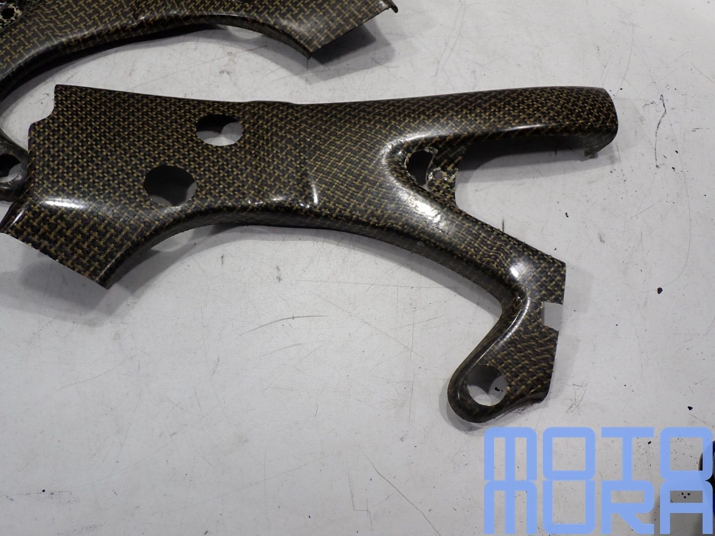 Yamaha R6 2003 - 2005 : protections de cadre circuit en carb, -, Utilisé, -, -