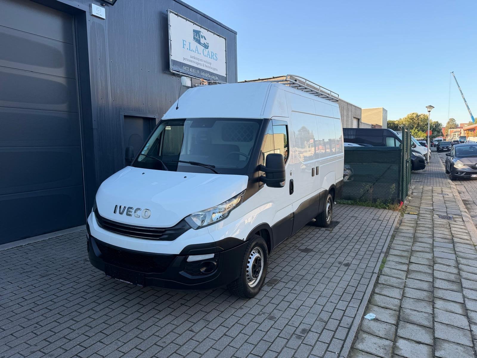IVECO DAILY 35S12 AUTOMAAT 2.3HPI BJ2018 EURO6B AIRCO BAGAGE, Autos, Achat, 207 g/km, Euro 6, Entreprise