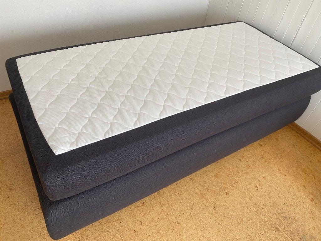 2 boxspringsbedden met matrastopper, Maison & Meubles, Chambre à coucher | Lits boxsprings, Neuf, 90 cm, Gris, Boxsprings