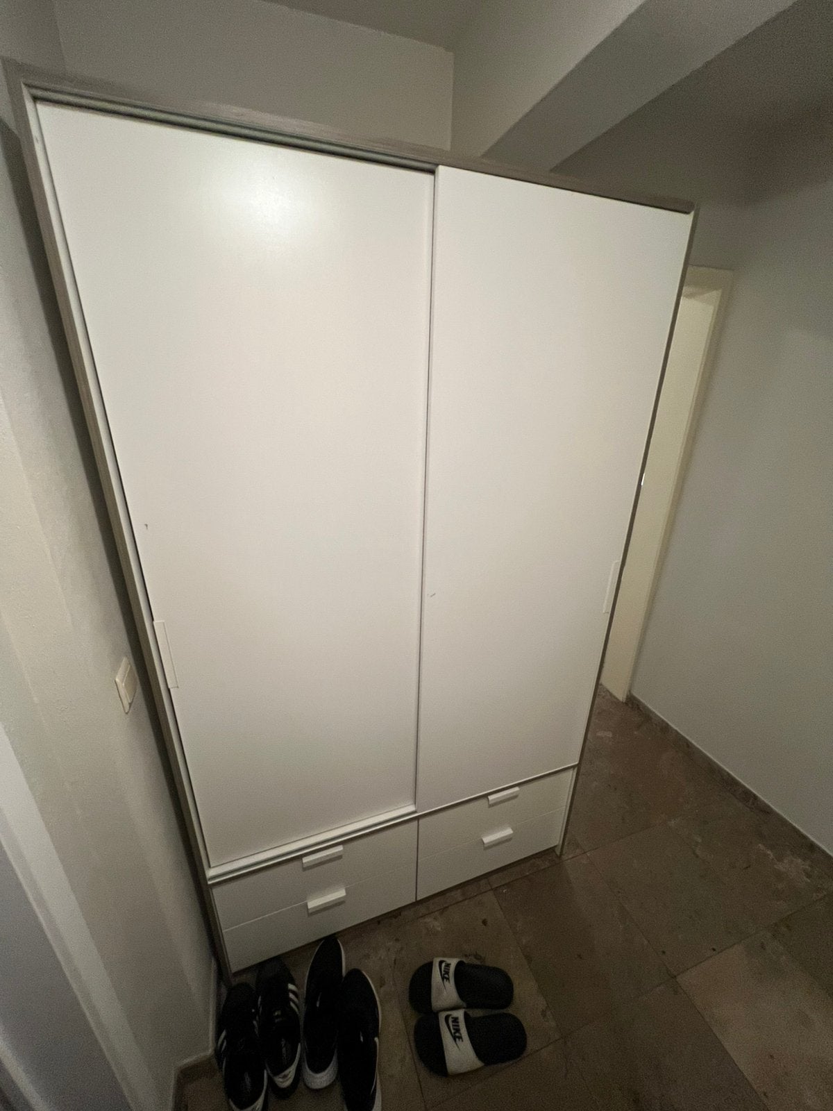 Ikea Trysil, Enlèvement, Comme neuf