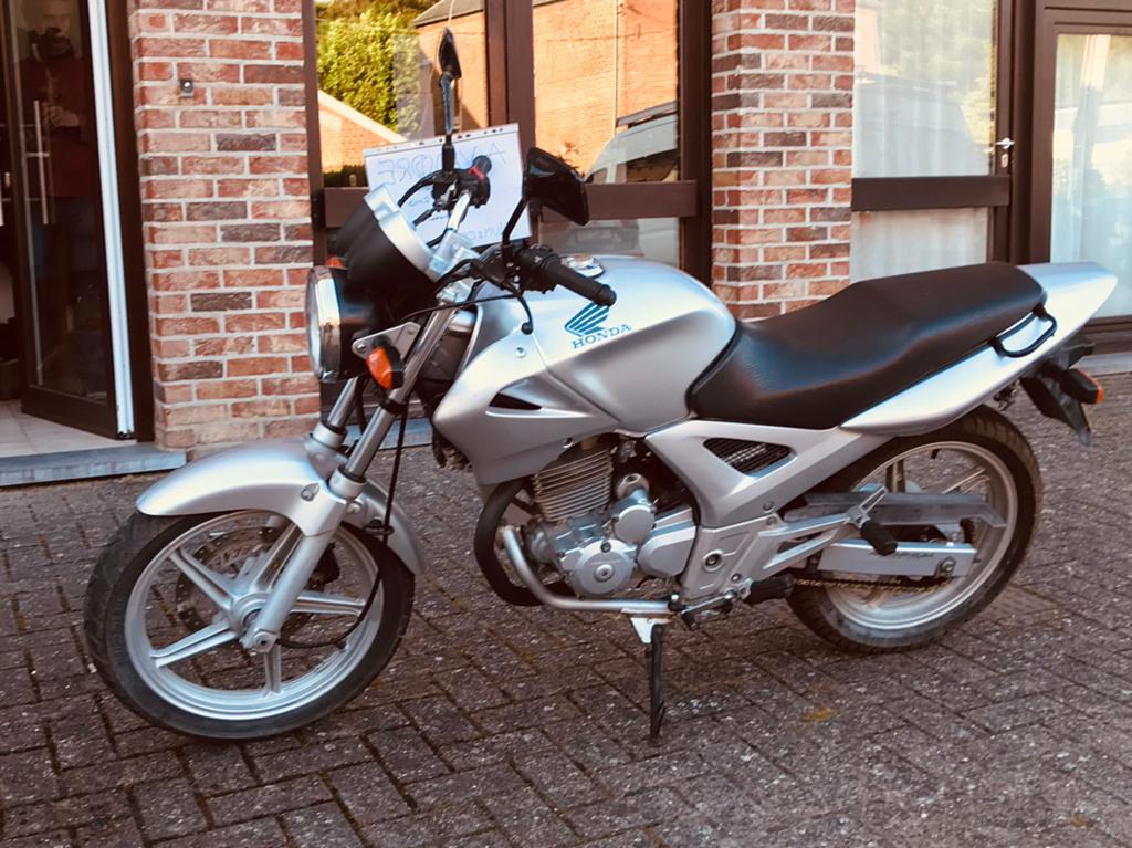 Honda CBF 250, Motoren, Motoren | Honda, Particulier, Naked bike, 12 t/m 35 kW, 1 cilinder, Minimaal motorrijbewijs A2, Handgeschakeld