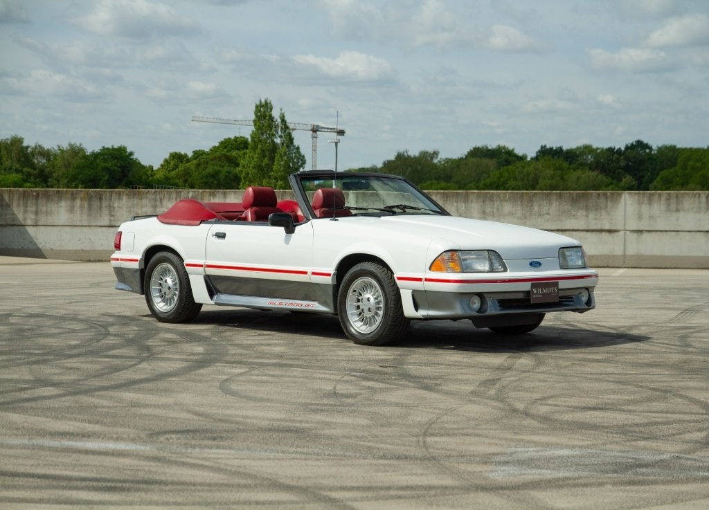 Ford Mustang GT Foxbody 5.0 HO - 5 speed manual, Auto's, 4 zetels, 8 cilinders, Cabriolet, Wit