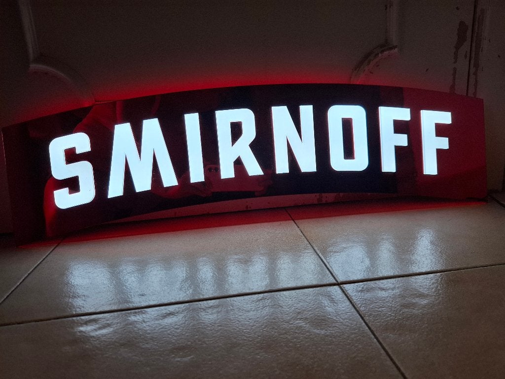 Lichtreclame smirnoff vodka, Ophalen of Verzenden, Nieuw, Lichtbak of (neon) lamp