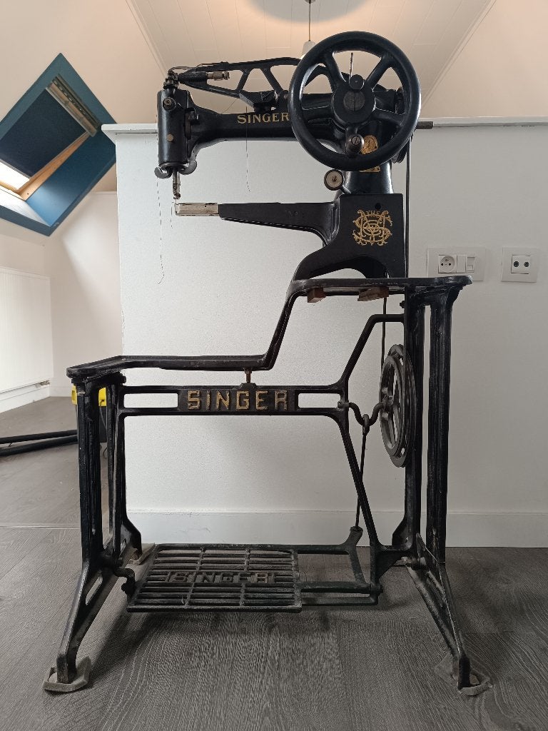 Ledernaaimachine + toebehoren, Hobby en Vrije tijd, Naaimachines en Toebehoren, Ophalen, Gebruikt, Naaimachine, Singer