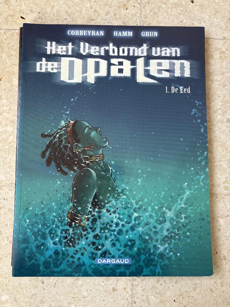 Strip ‘Het verbond van de opalen’, Boeken, Ophalen of Verzenden, Zo goed als nieuw, Corbeyran, Meerdere stripboeken